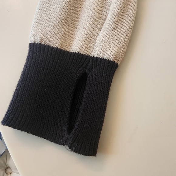 We The Free Layered Sleeve Cuff Cotton Sweater Thermal with Thumbhole - Picture 8 of 9
